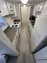 919 S Weatherred Dr, Unit 121 in Richardson, TX - Building Photo - Building Photo