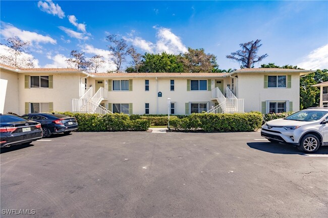 550 Teryl Rd in Naples, FL - Building Photo - Building Photo