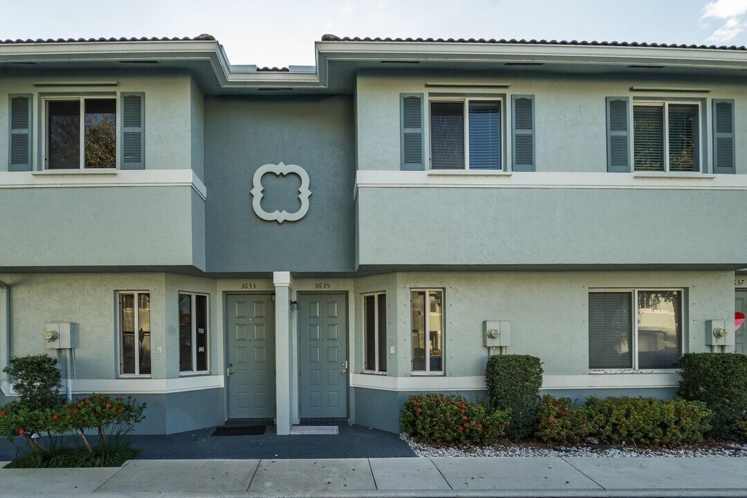 3635 Sonoma Dr in Riviera Beach, FL - Building Photo