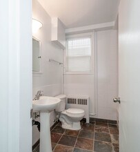 Twinson in Edmonton, AB - Building Photo - Building Photo