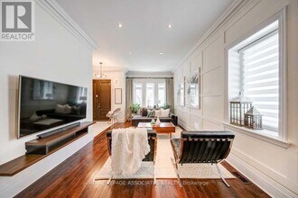 181 Kennedy Rd in Toronto, ON - Building Photo - Building Photo