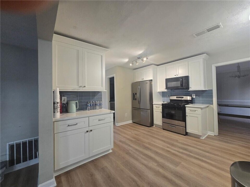 1755 Ivy Stone Ct NE in Buford, GA - Building Photo