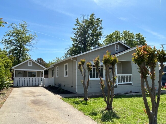 2477 Baldwin Ave in Oroville, CA - Foto de edificio - Building Photo