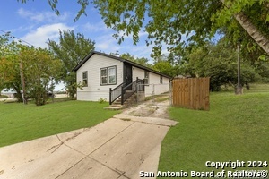 928 Hedges St in San Antonio, TX - Building Photo