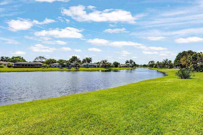 4469 Beechwood Lake Dr in Naples, FL - Building Photo - Building Photo