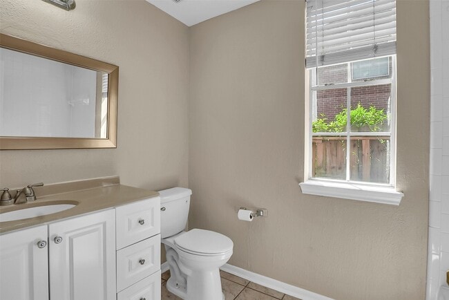 property at 4407 Magnolia Ln