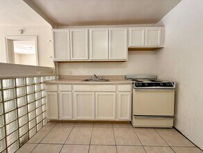 631 33rd St in West Palm Beach, FL - Building Photo - Building Photo