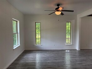 718 Pear St in Lockhart, TX - Building Photo - Building Photo