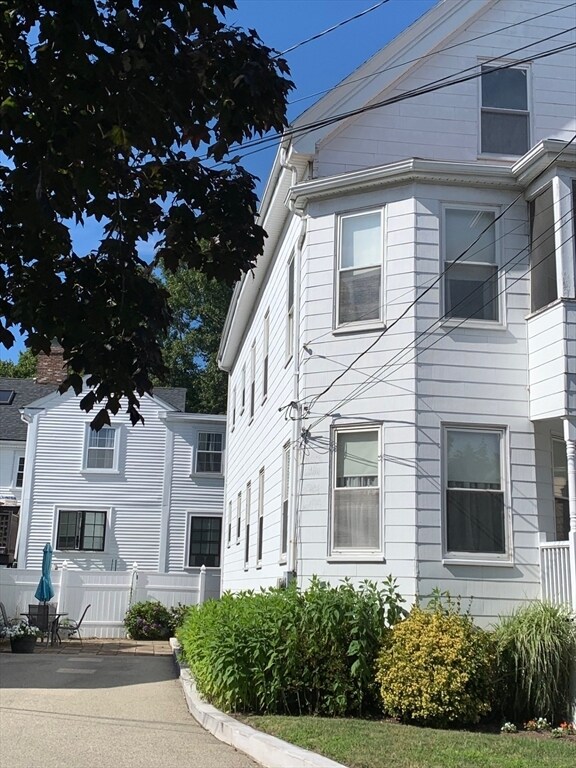 30 Maple Ave in Swampscott, MA - Building Photo - Building Photo