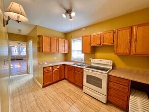 5628 N Mango Ave in Chicago, IL - Foto de edificio - Building Photo