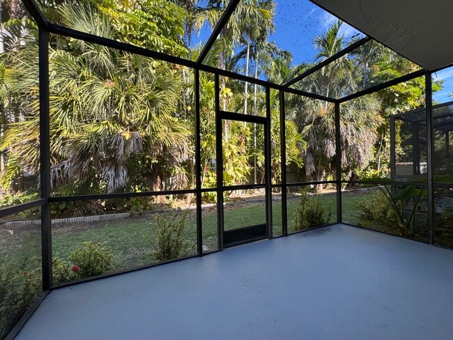 1365 NE 105th St, Unit 1