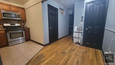 571 Jerome St-Unit -2 in Brooklyn, NY - Building Photo - Building Photo