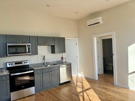 1634 Hewitt Ave in Cincinnati, OH - Building Photo