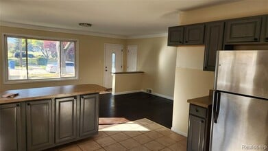 7720 Amboy St in Dearborn Heights, MI - Building Photo - Building Photo