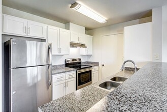 Forestview in Renton, WA - Building Photo - Building Photo