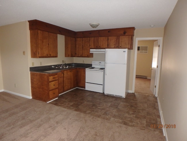 805 Peed Dr in Greenville, NC - Foto de edificio - Building Photo