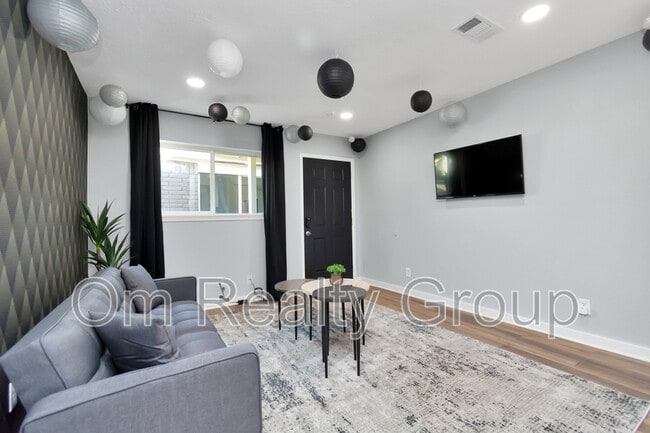 property at 3339 Simmons St