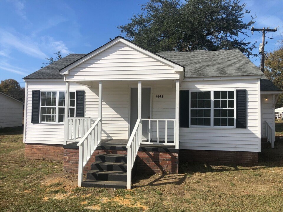 1648 State Rd S-29-552 in Lancaster, SC - Building Photo