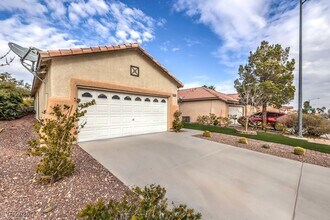 9758 Vista Crest Ave in Las Vegas, NV - Building Photo - Building Photo