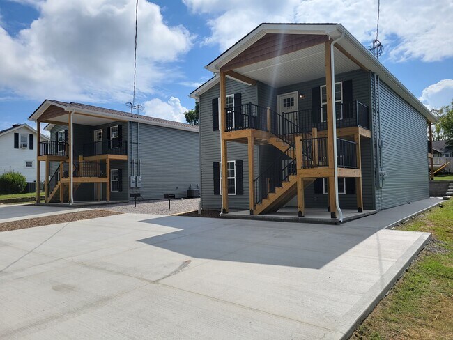 517 Hendrickson St, Unit A in Clinton, TN - Building Photo - Building Photo