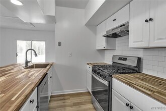 1608 Sweet Home Rd in Buffalo, NY - Building Photo - Building Photo