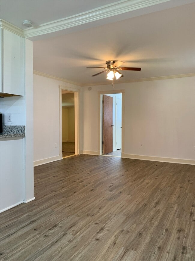 11858 13th St in Santa Fe, TX - Building Photo - Building Photo