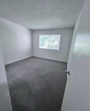 Pacific Oaks Apartments in Sacramento, CA - Building Photo - Building Photo