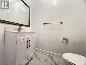 277 Huntington Ridge Dr in Mississauga, ON - Building Photo - Building Photo