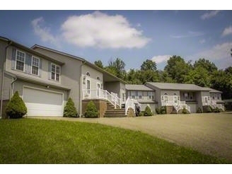 Towpath Townhouses in Bolivar, OH - Building Photo