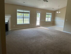 201 Gold Leaf Ct in Jacksonville, NC - Building Photo - Building Photo