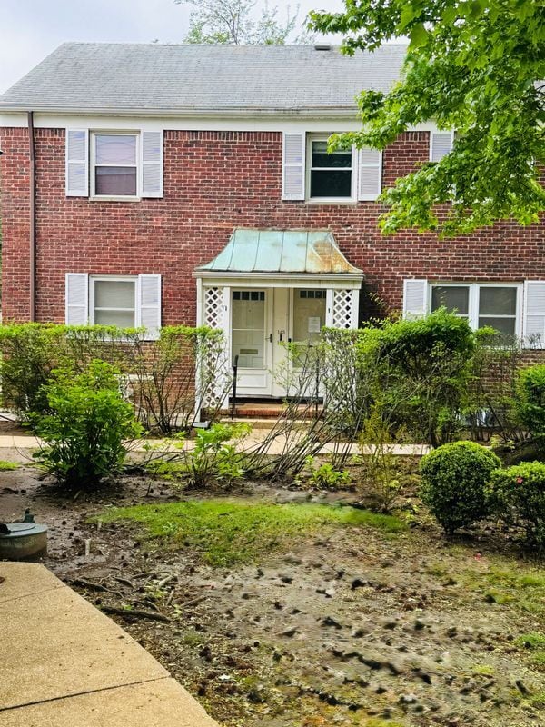 property at 146 Manor Dr