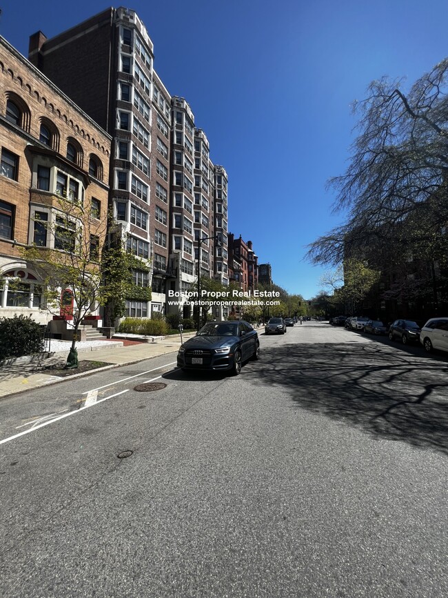 520 Beacon St, Unit 3a in Boston, MA - Foto de edificio - Building Photo