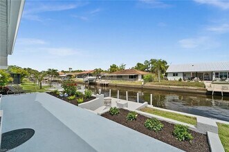 7195 Reymoor Dr, Unit Reymoor Place in North Fort Myers, FL - Building Photo - Building Photo