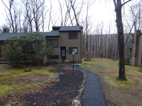 6 Maple Hill Ln in Woodbury, CT - Building Photo - Building Photo