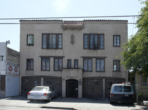 2280 35th Ave in Oakland, CA - Foto de edificio - Building Photo