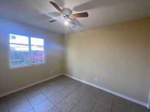10202 N 9th Ave in Phoenix, AZ - Foto de edificio - Building Photo