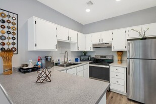 Deerfield Village in Tucson, AZ - Building Photo