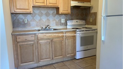 423 Wells St in Bridgeport, CT - Building Photo - Building Photo