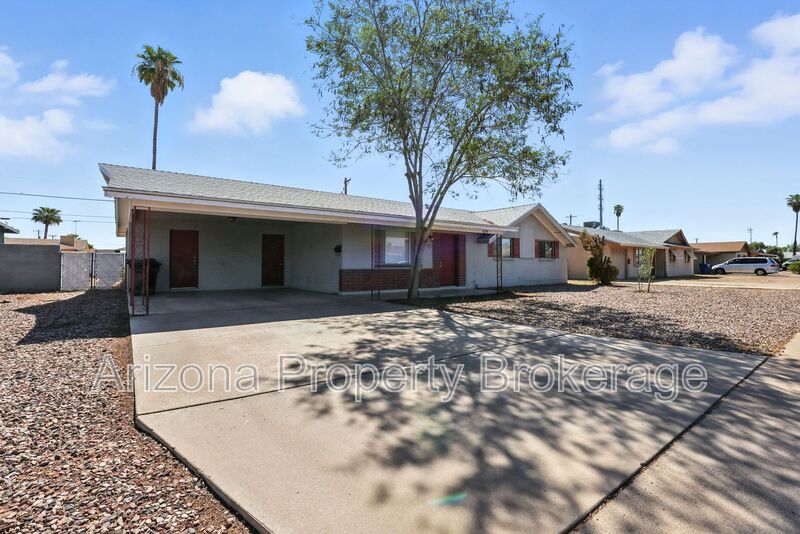 429 N Saguaro in Mesa, AZ - Building Photo