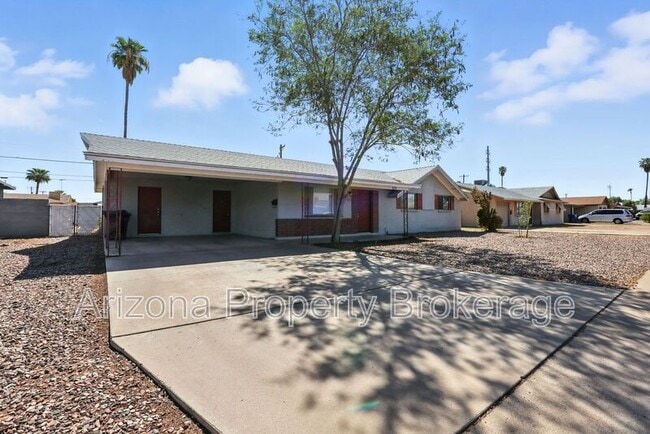 property at 429 N Saguaro