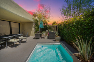 1177 E Alejo Rd in Palm Springs, CA - Building Photo - Building Photo