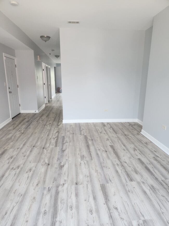 57 W 73rd St in Chicago, IL - Building Photo - Building Photo