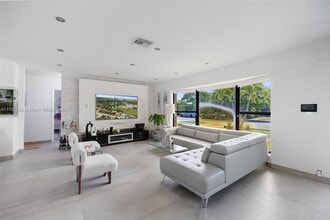 20375 NE 22nd Pl in Miami, FL - Building Photo - Building Photo