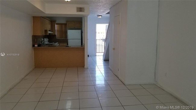 2319 W 60th St-Unit -D203 in Hialeah, FL - Building Photo - Building Photo