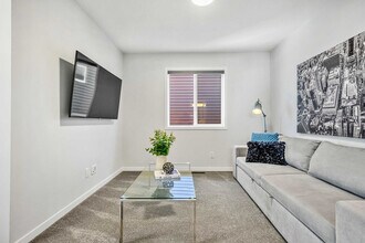 98 Herron St NE in Calgary, AB - Building Photo - Building Photo