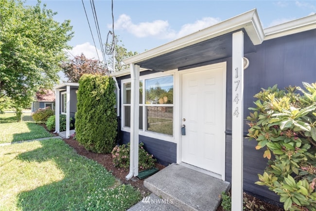 1744 N Rainier Ave