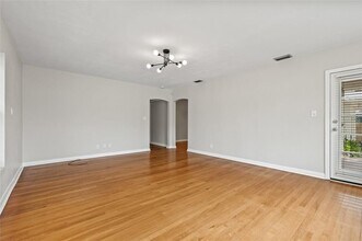 1023 W Ohio Ave in Tampa, FL - Building Photo - Building Photo