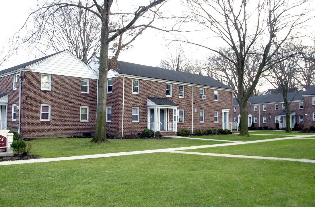 Greylock Apartments in Nutley, NJ - Building Photo