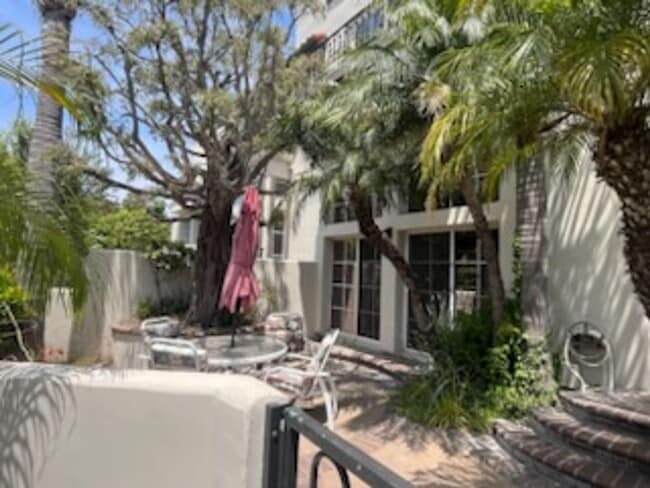 19302 Torreypines Cir in Huntington Beach, CA - Building Photo - Building Photo