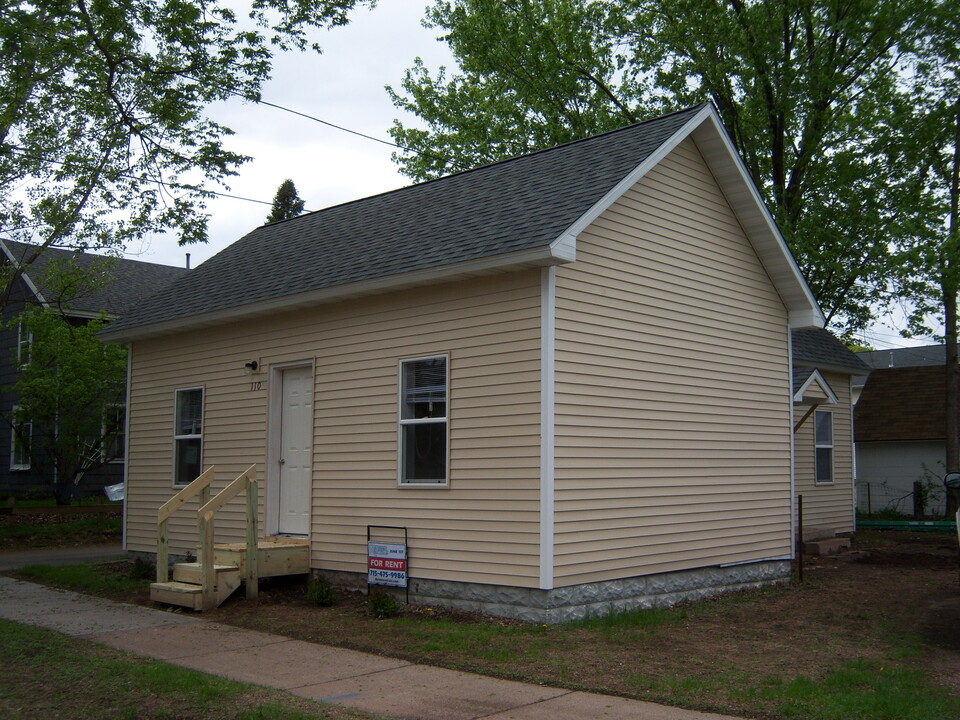 110 Niagara St in Eau Claire, WI - Building Photo